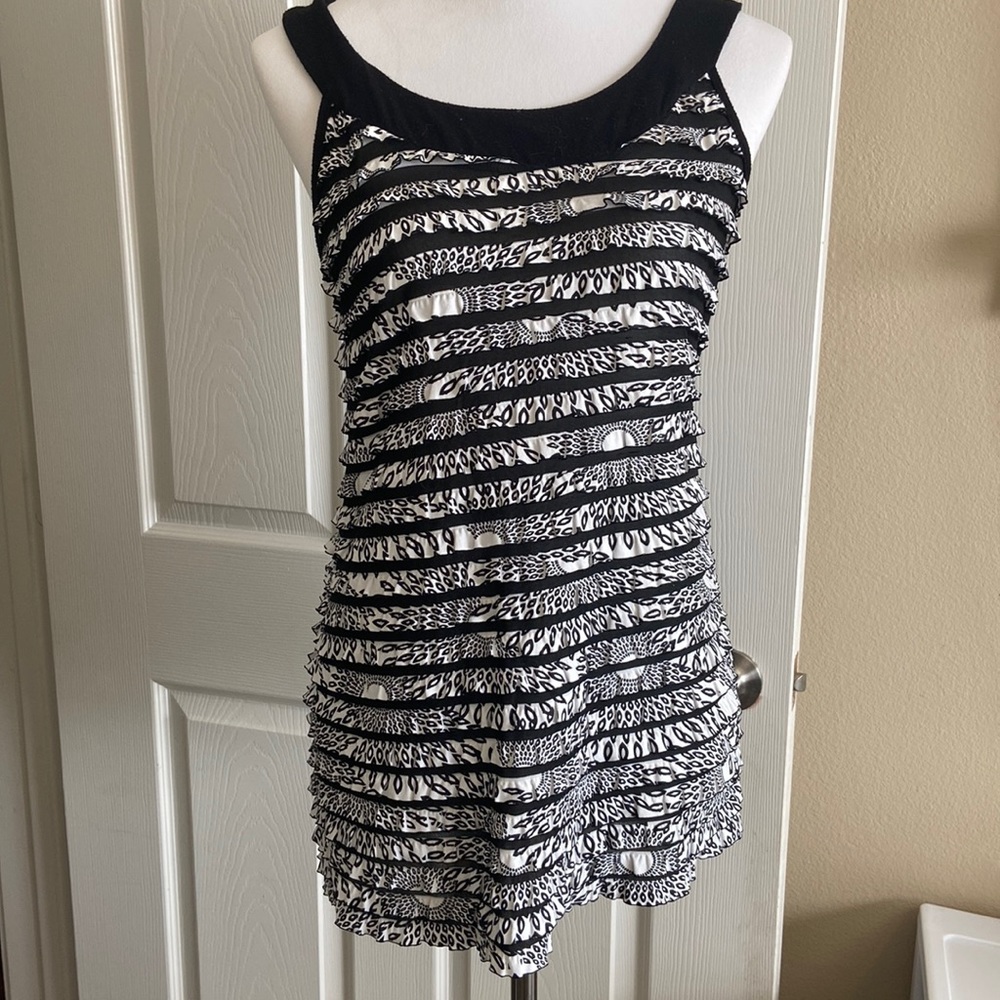 New Direction ladies black/white dress tank top size M